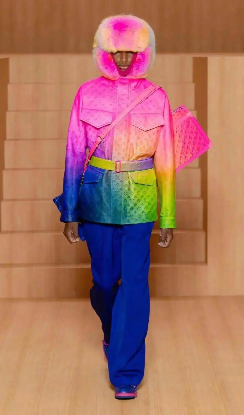 设计 走进“未来主义时尚”……