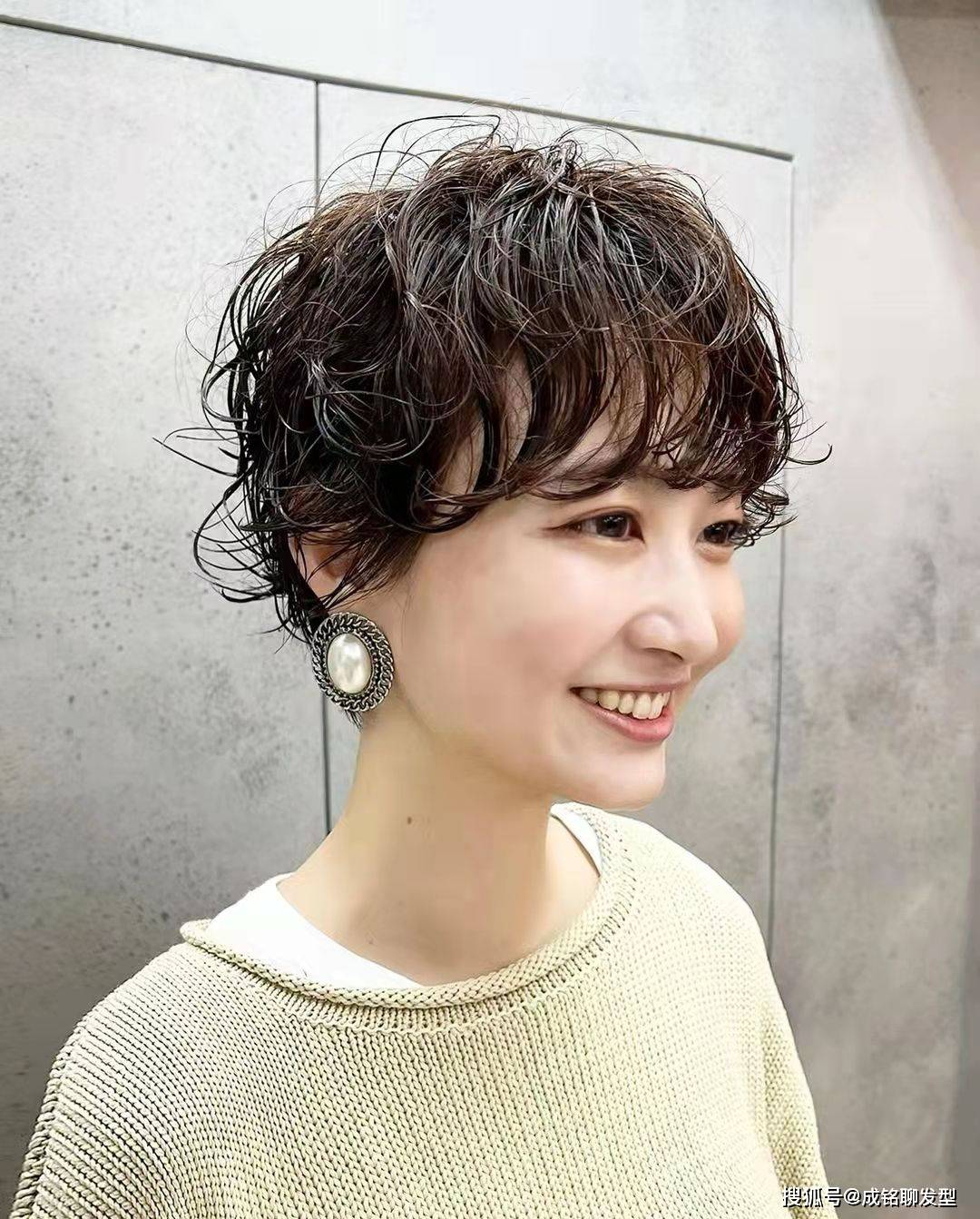 发型发量少又细软的女生适合什么发型？这三种发型，显发量又洋气减龄