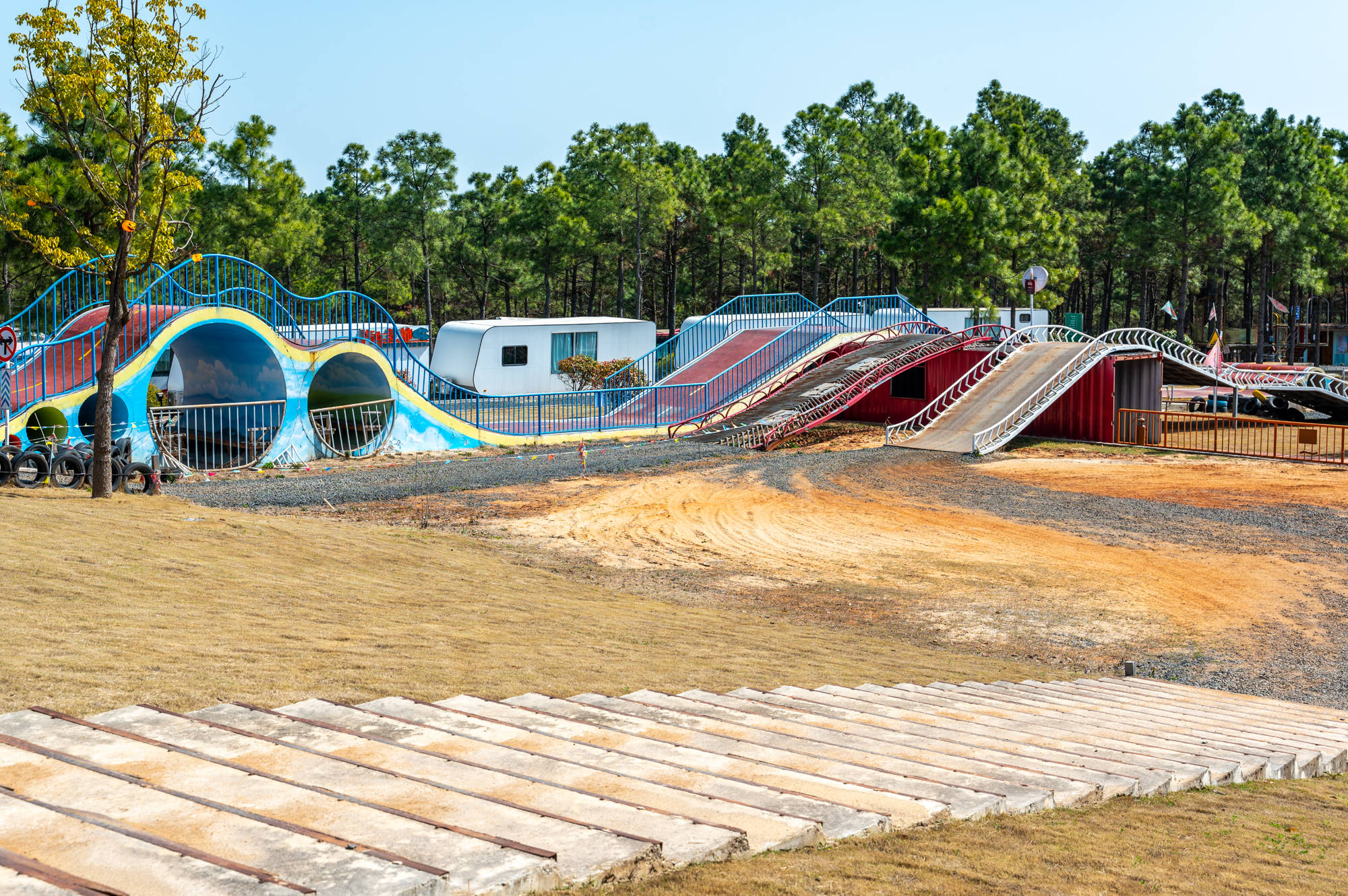 原创溧阳比较冷门的游乐园藏在山间丛林中体验项目惊险刺激