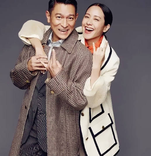 林嘉欣和刘德华演过夫妻少女型温柔穿搭很迷人笑容太治愈