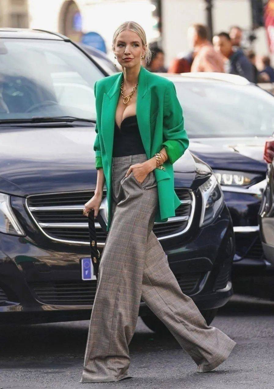 黑色 2022春夏流行色趋势:香菜色!