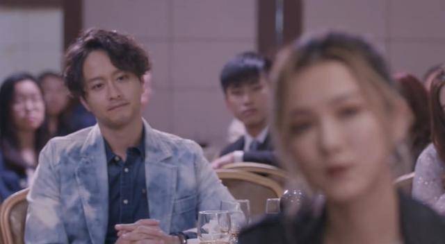 原生家庭|《港爱》陈子欣&amp;纪家希：她和他是同类，终生的敌人只有自己