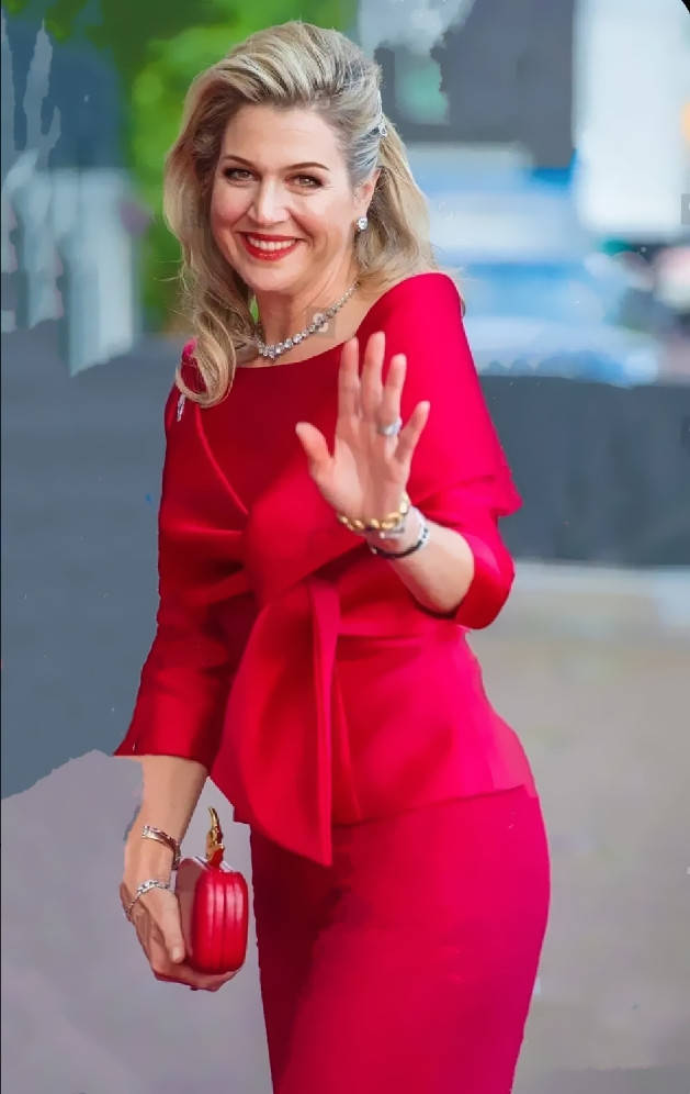 49岁的荷兰王妃 颜值高衣品好 同色系搭配出高级女王范_马克西玛_服装