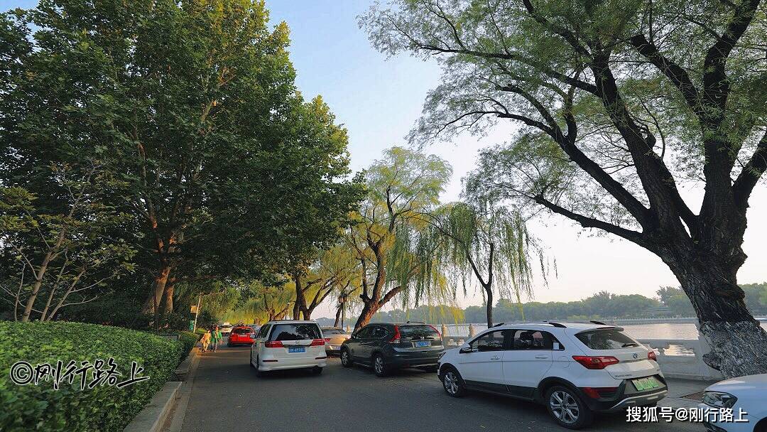 北京什刹海：具京味儿的开放式街心景区
