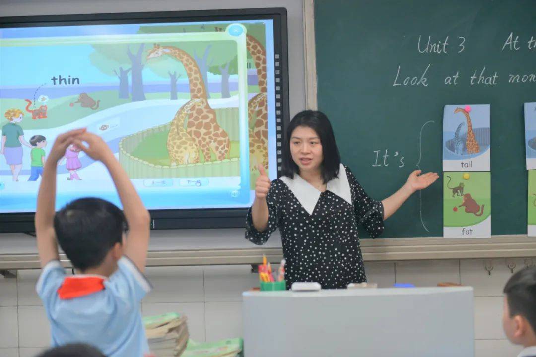 精一民族小学英语教师李竹:因材施教,助力学生成长