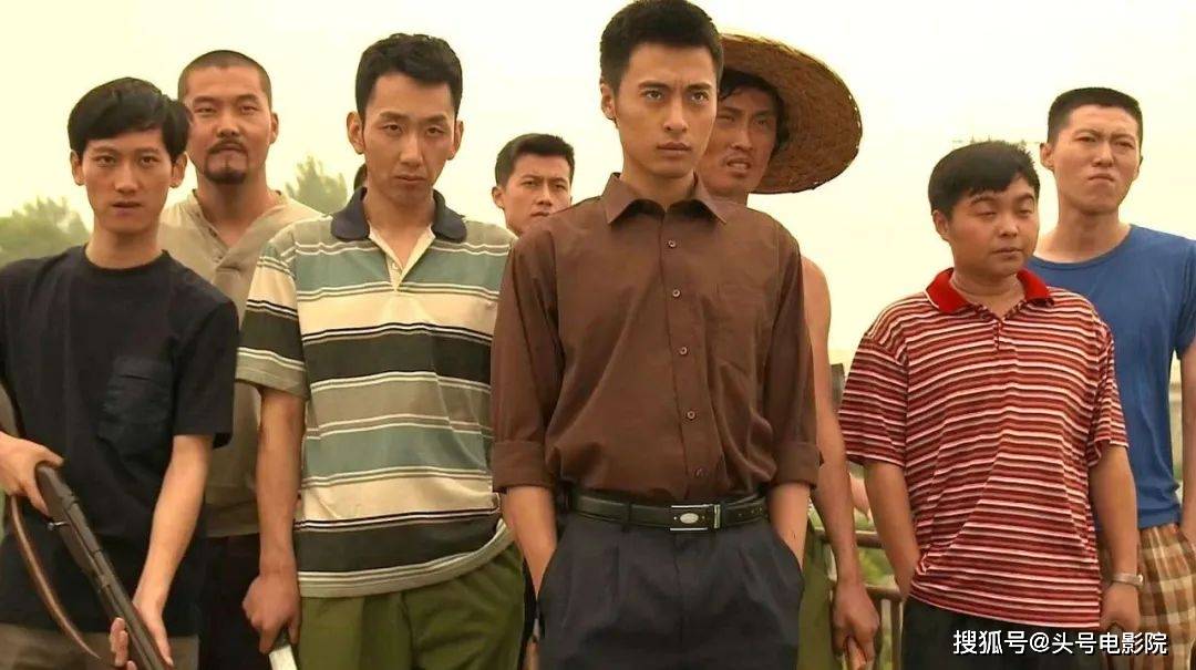 往事|8.8高分戏上新！配角转正，赵红兵回归，《东北往事》还是那狠味