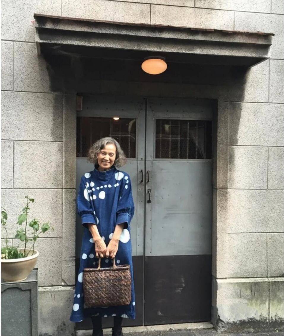 卷发同样是60+，为何中国奶奶喜欢烫小卷，而日本奶奶更偏爱大卷？