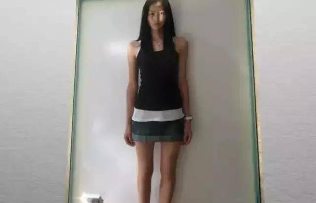 怎么当职业模特 4f3edc4b195a47eb812a2a02ba8f8011.jpeg