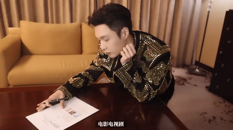 原班人马|何炅日子不好过，黄磊担心他不录制《向往6》，原班人马难聚齐？？