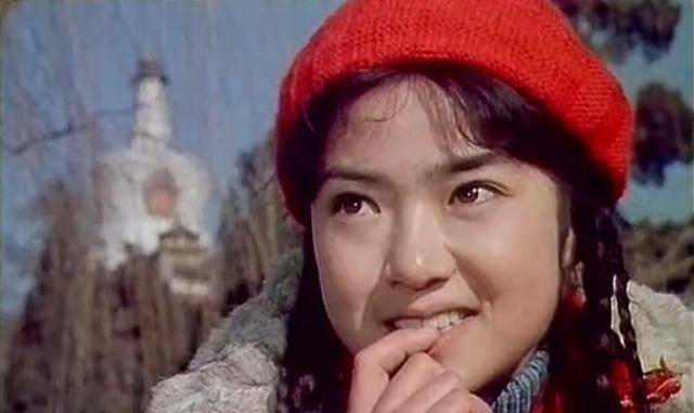 浅谈电影《青春万岁》溜冰场一段戏_杨蔷云_张世_任冶湘