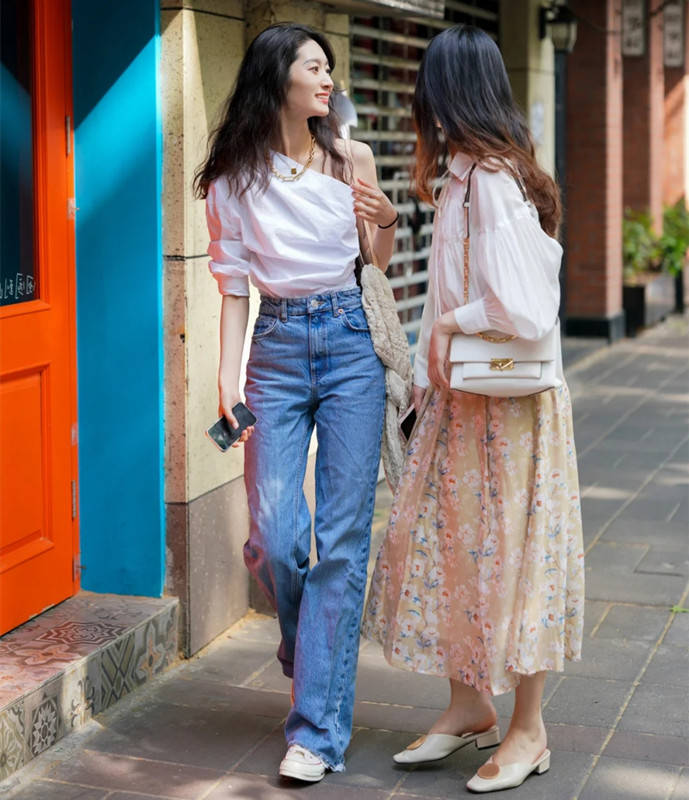 色调 看上海街拍学“春季穿搭”，女孩们穿得时髦又耐看，照着穿准美