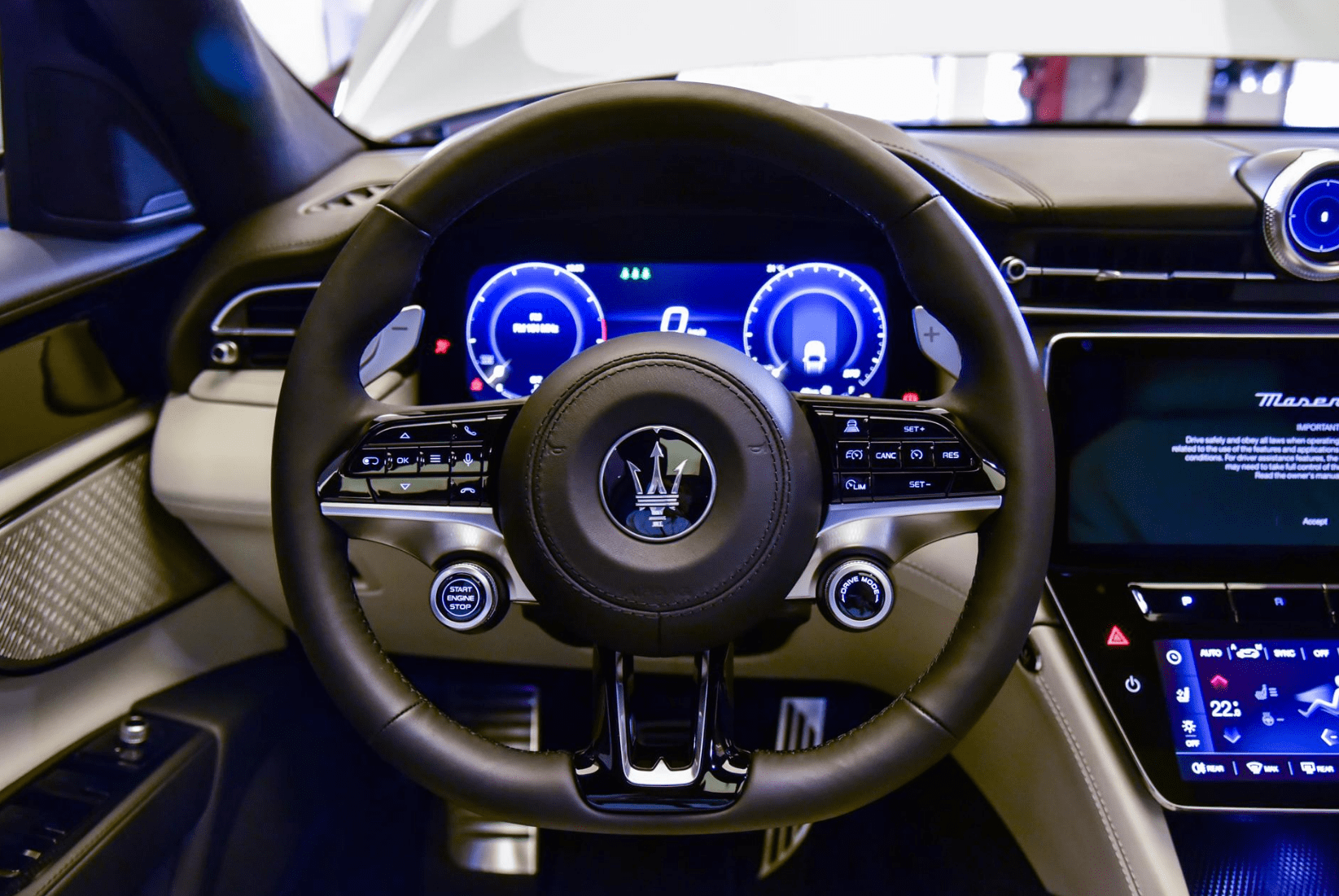 内饰设计更是颠覆了往常玛莎拉蒂留给市场的印象.