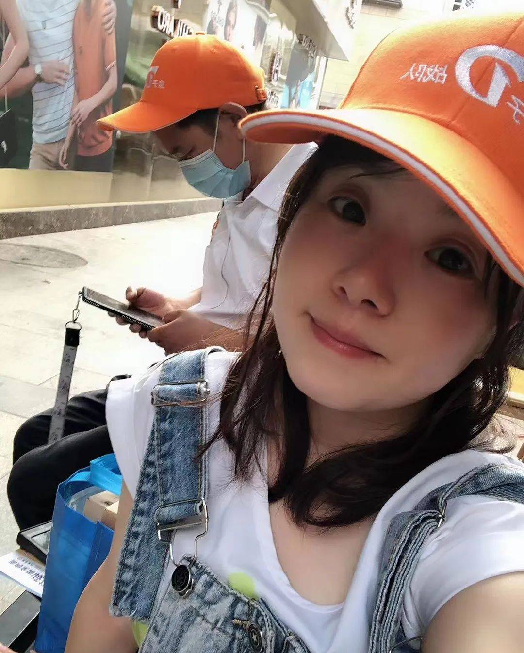 月入20000 ,客户转介绍率超90%,川妹子靠"扫街"实现房车自由!