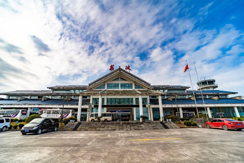荔波机场将努力提升航线开通运营和服务水平,根据荔波县政府和支线