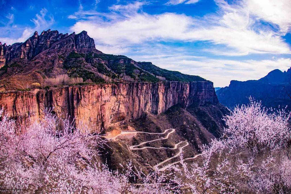 新乡南太行春色满园关不住太行美景入画来