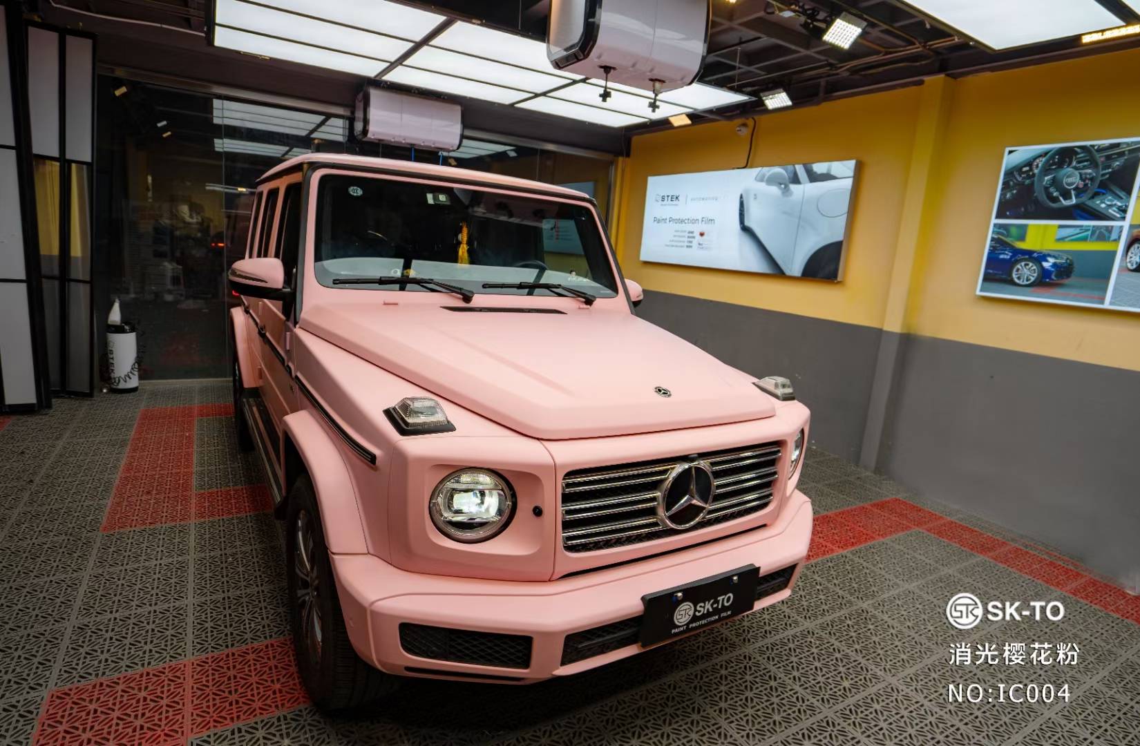 小姐姐zui爱的颜色没有之一skto奔驰g50消光樱花粉改色膜