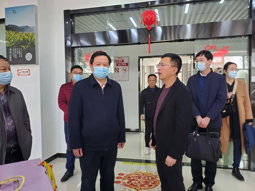 黄冈市副市长马艳舟调研农夫电商公司