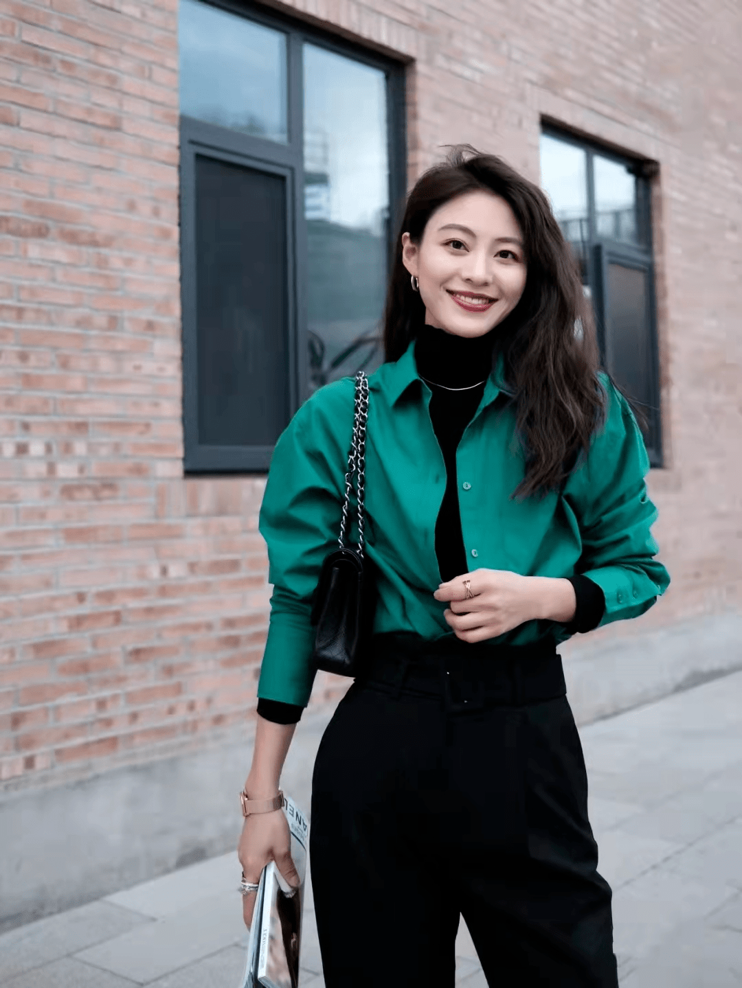 整体 今年流行这4种颜色衬衫,显白又气质