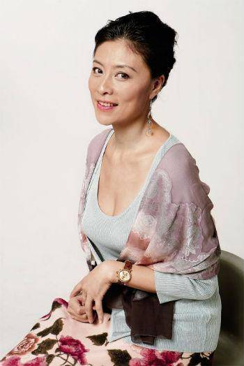 出道1年就获影后的岳红,离婚后拼命拍戏挣钱患癌,如