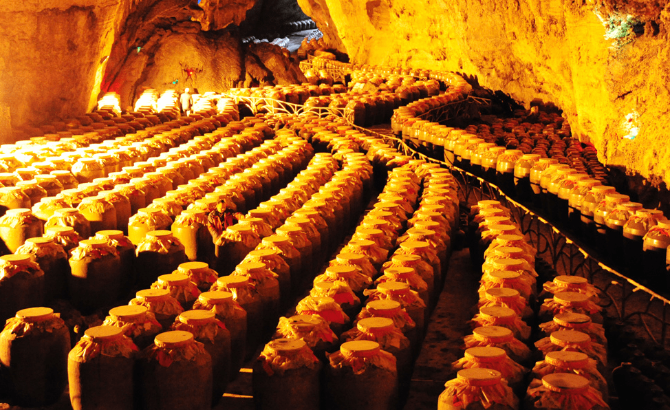 白酒放在土里储藏十年后会有怎样的变化还能喝吗