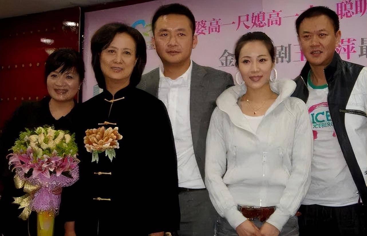著名演员柏寒:丈夫意外离世,她又患癌,去世后留下儿子给海清养_韩小磊