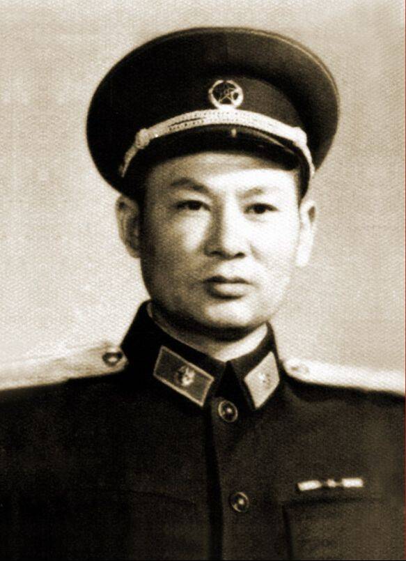 1975年将军把回家探亲的儿子赶回部队林维先你应该做出表率