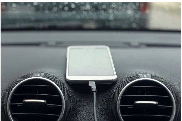 汽车知识 车内的usb接口都可以给手机充电吗 乐惠车