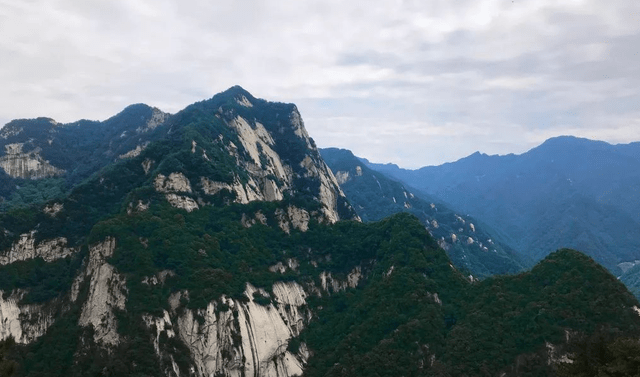 河南有个小众景区，风景优美景点众多，还被誉为“小华山”