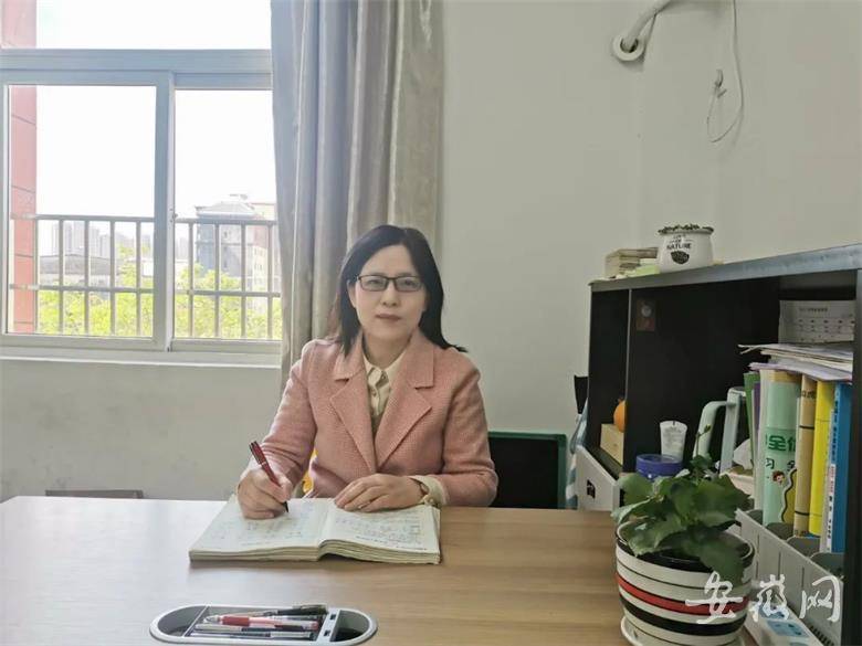 安徽池州老师提质疑人教社勘误_徐琳_语文_水鸟