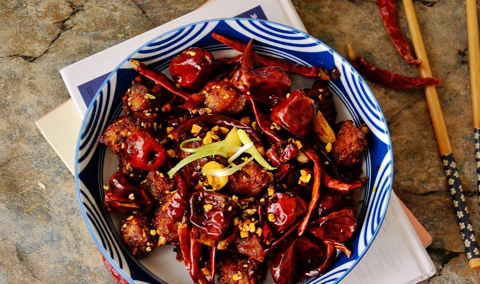 无辣不欢12道香辣菜又香又辣流着汗吃才过瘾