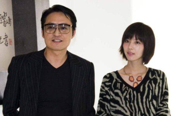 她24岁未婚先孕,34岁被丈夫无情抛弃,36岁为儿子复出终于爆红_吴佳妮