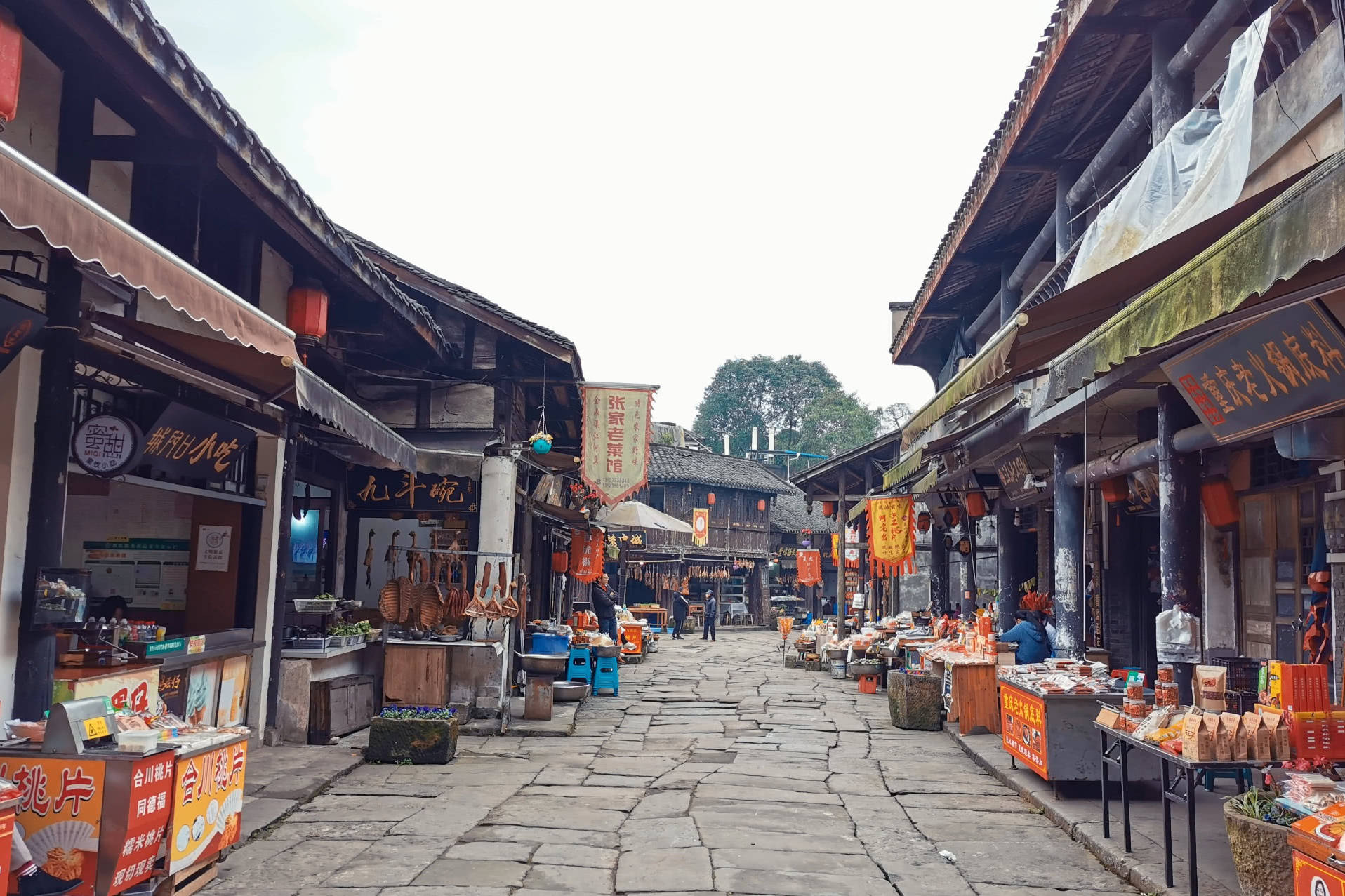 原创重庆一千年古镇三面环绕悬崖峭壁坐落合川区东北方向28千米处