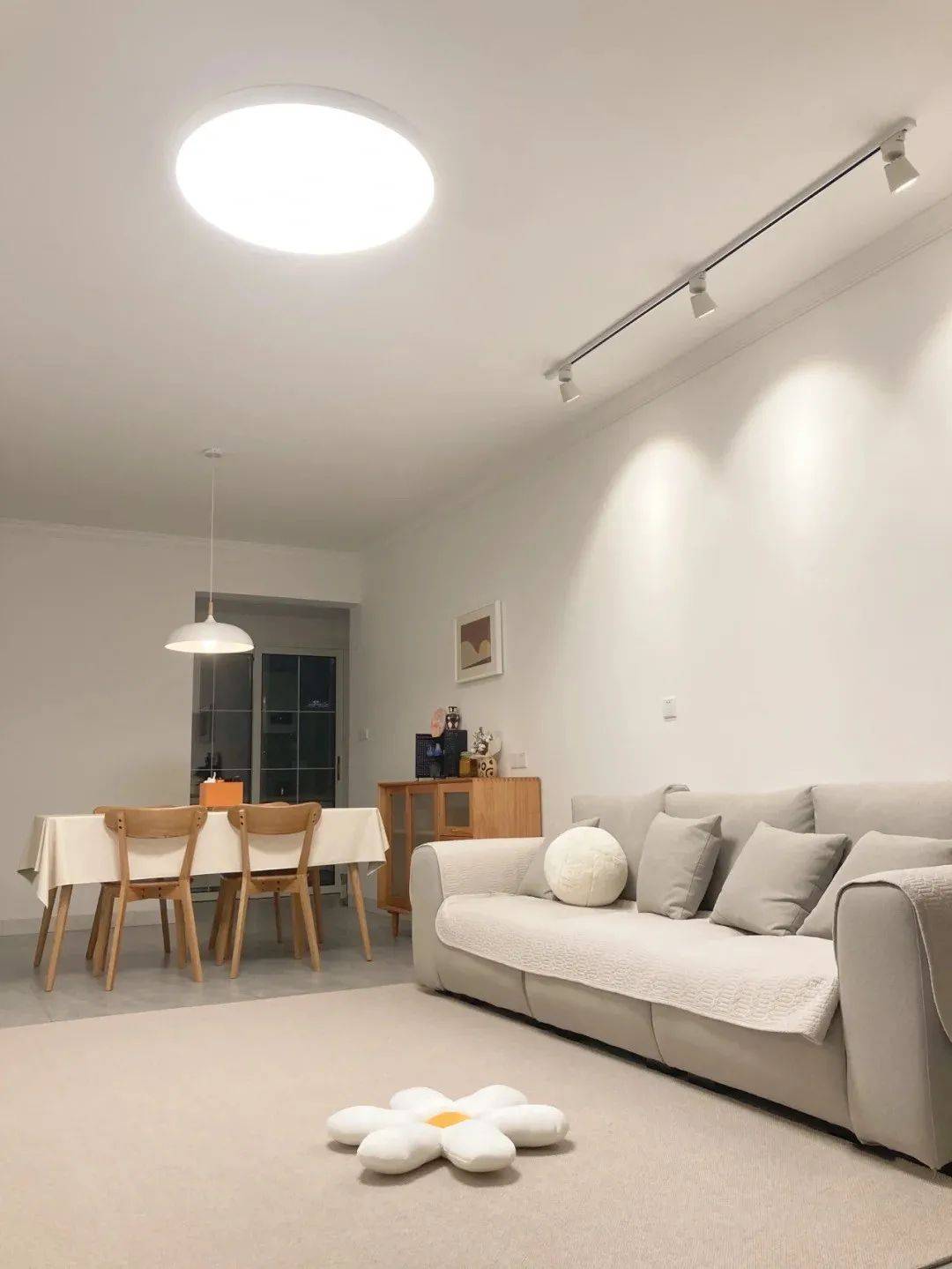 大白墙装修出来就像出租房看看她家全屋简约又清爽太明智了