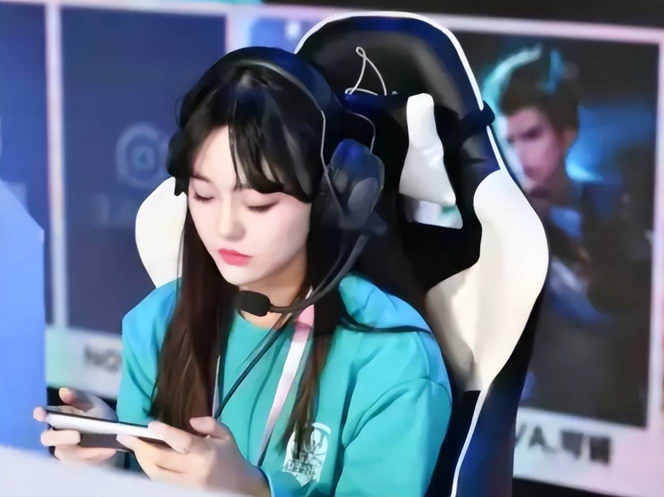 原创电竞女学霸直博中科院集颜值与实力于一身堪称爽文大女主