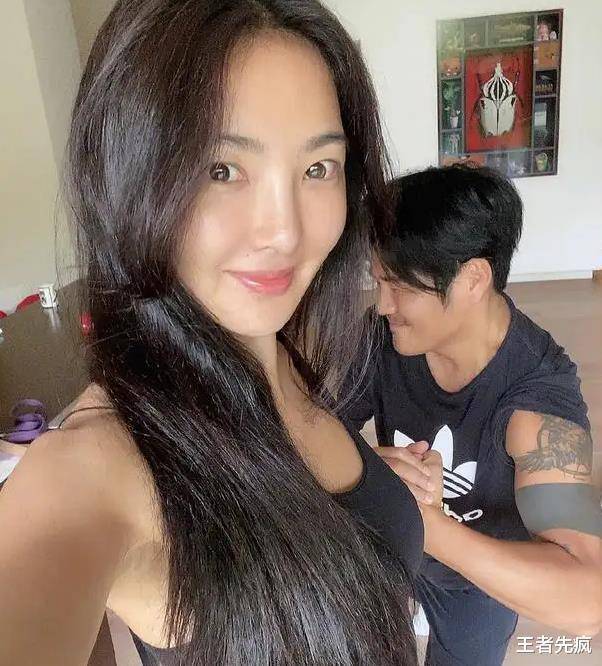 吴速玲发长文后晒照露淤青,疑似曹格家暴,网友:假如老婆出轨