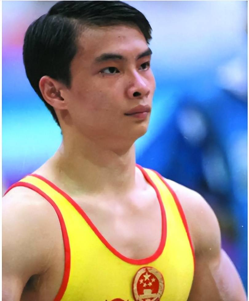 原创体操王子李小双炮轰国足你不努力还拿着高薪那大家一定会骂你