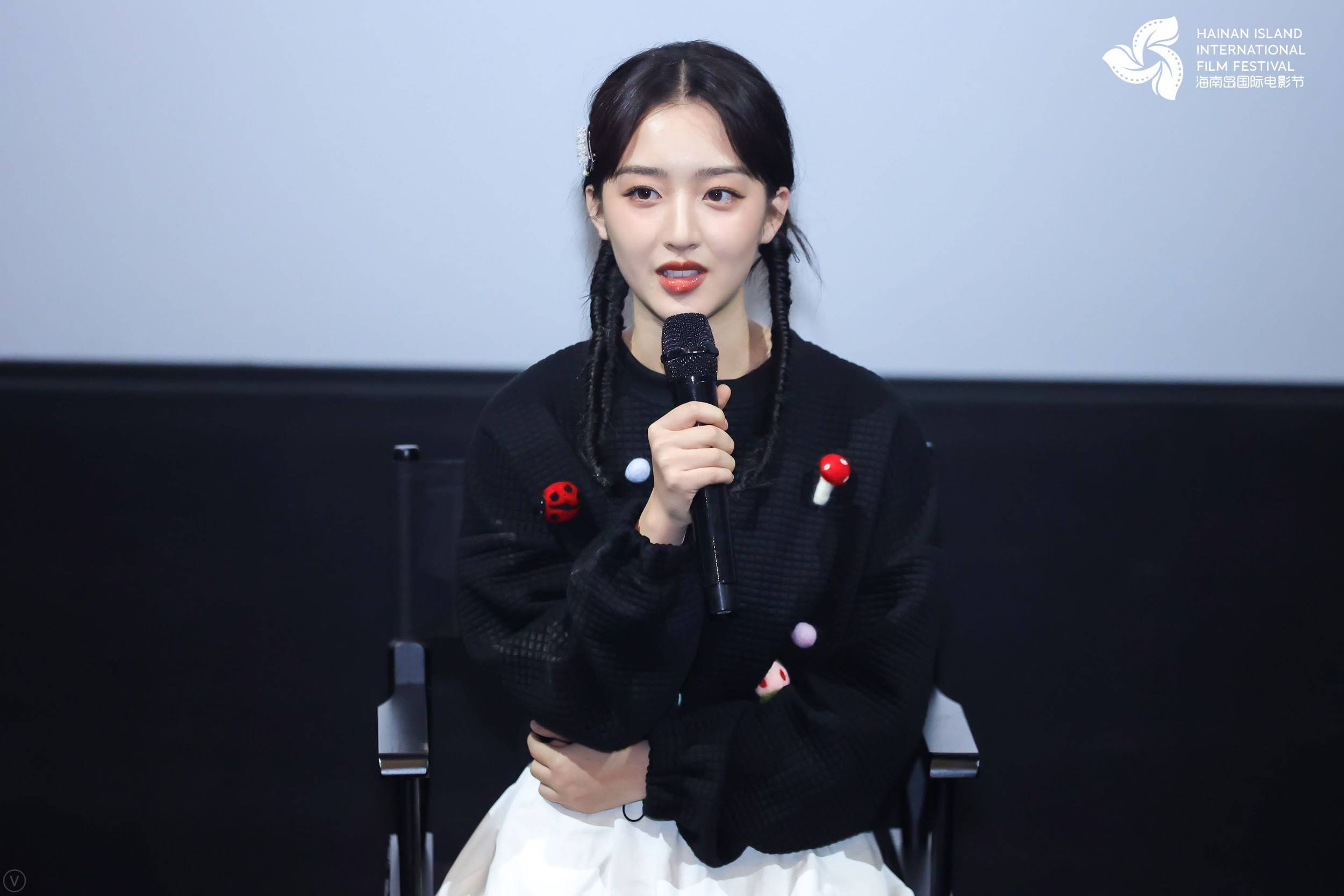 11岁成tfboys师妹,13岁颜值碾压张子枫,却遭黑粉恶意篡改年龄!