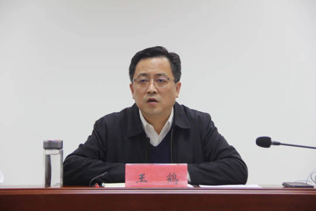 泰州海陵工业园区第一时间传达省市区新冠肺炎疫情防控最新要求