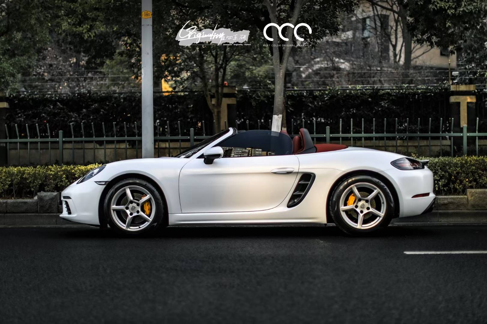 高贵即视感从珍珠白中显露而出保时捷718珠光白改色膜漫彩