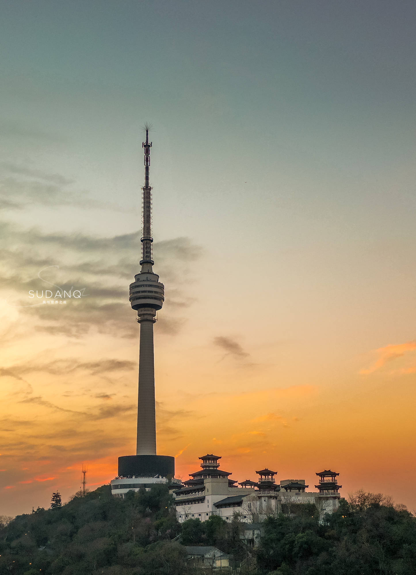 它是中国首座电视塔,比东方明珠早10年,名声之大传到了美国_武汉_广告