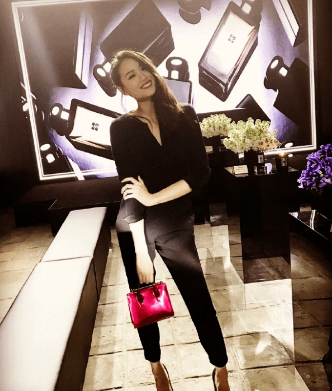 李小鹏携妻子李安琪高调亮相都穿黑色情侣装这明明是撒狗粮