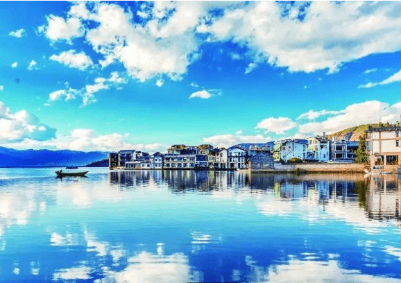 原创藏于云南古都的一湾湖水天然高原淡水湖四季游客络绎不绝