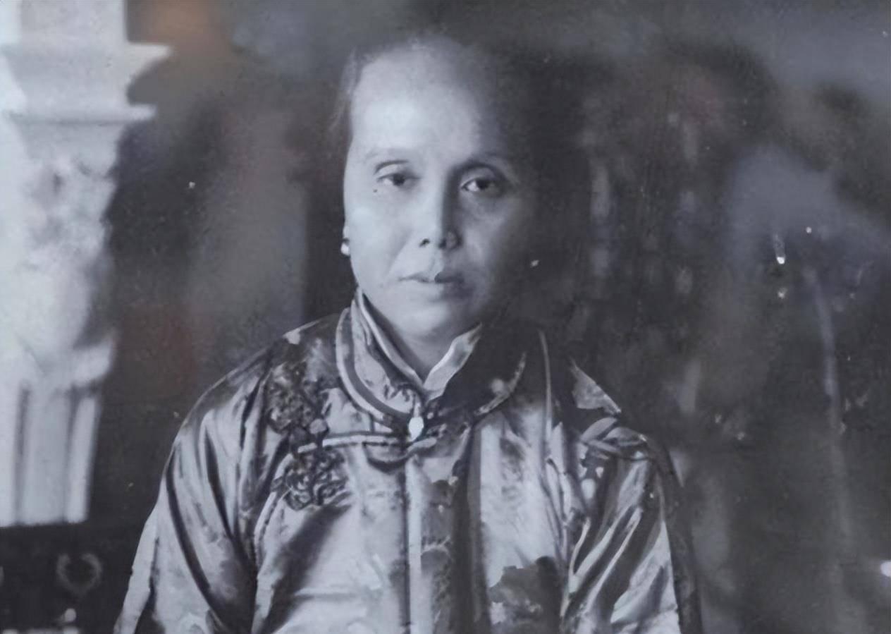 有一人名字我们很耳熟_卢慕贞_陈粹芬_生活