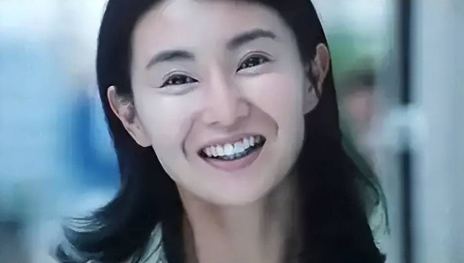 比如古典胚子王祖贤,集邮女郎周慧敏,兔子牙张曼玉,在那个不流行精确