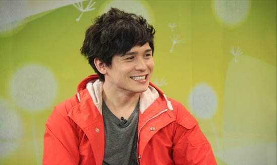 原创结束8年地下婚姻2婚娶歌手管罄的倪安东穿黑色情侣装秀幸福