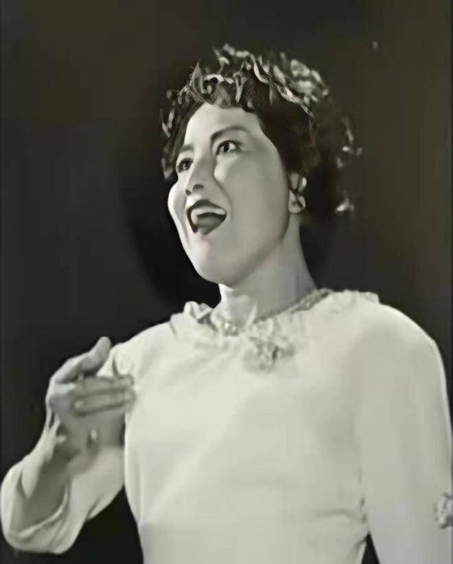 叶佩英:与丈夫相爱61年有泪水,离世前还在唱《我爱你,中国》_《我爱你