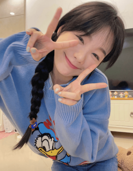 原创被徐梦洁可爱到了穿针织毛衣甜到心坎里这个宝藏女孩惹人爱