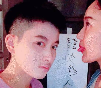 原创还记得《落跑甜心》的徐垒吗？当初嫌她丑，如今短发“帅”到心颤