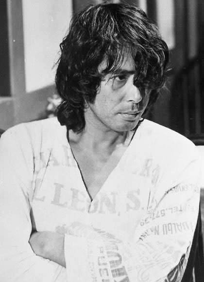 值得一提的是,原田芳雄在电影中曾有绝食骗大姐姐的剧情返回搜狐,查看