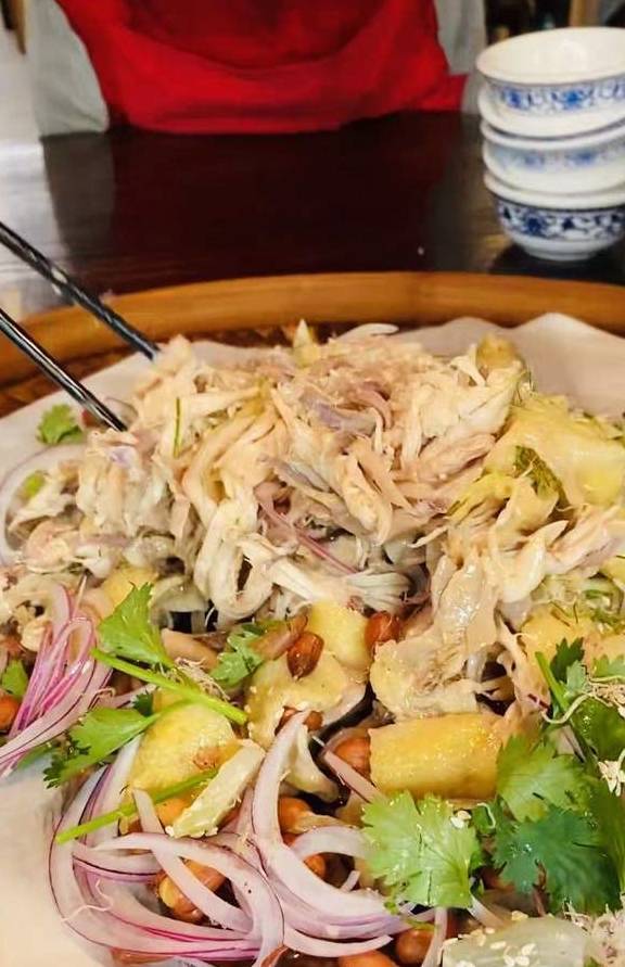 顺德陈村较为少见的粤菜餐厅,一道筲箕大盘鱼真美味_美食_阿聪_味道